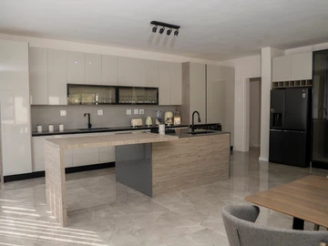 6 Unit Townhouse Complex