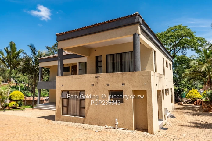 6 Bedroom Double Storey With a Prolific Borehole