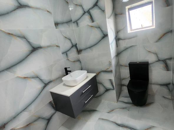 4 Bedroom Flat & Apartment