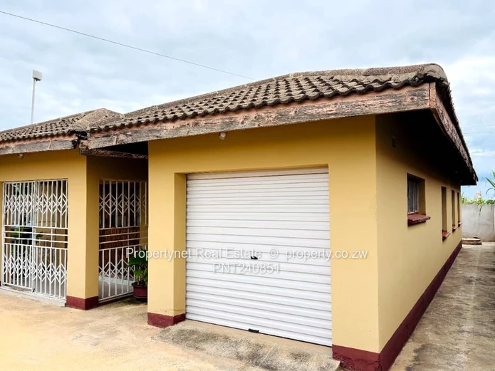 Solid neat family home!!!