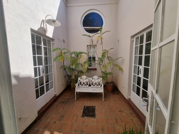 3 Bedroom Flat & Apartment