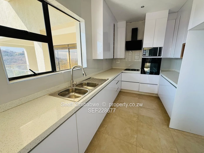 A Serene Luxury Home in Folyjon, Glen Lorne