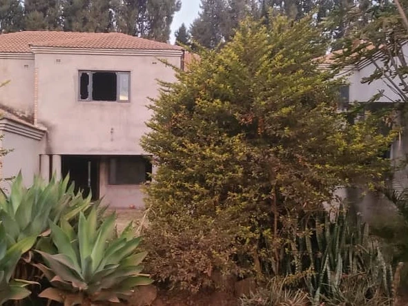 5 Bedroom House