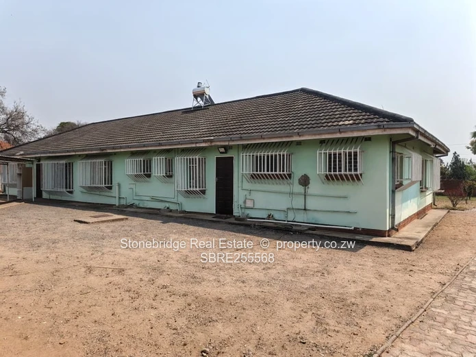3 Bedroom House in Highmount To Rent