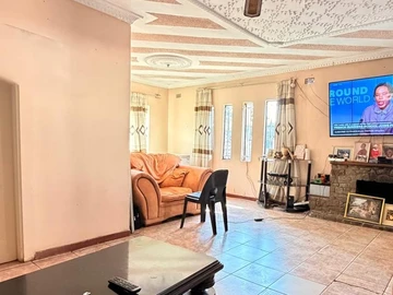 5 Bedroom House