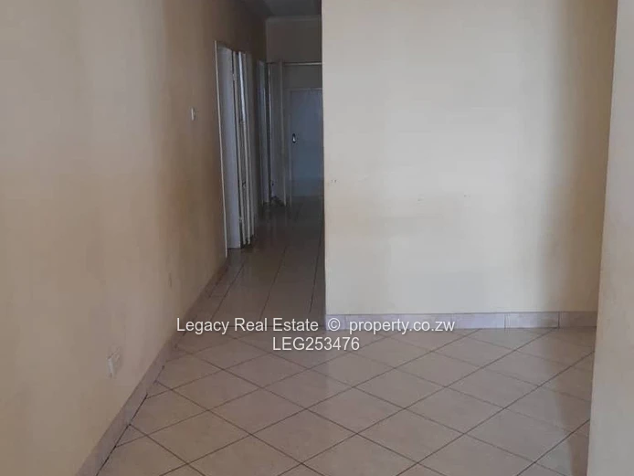 Zimre Park 5-Bed Home with Borehole, Garage & Driveway (Sole Mandate)