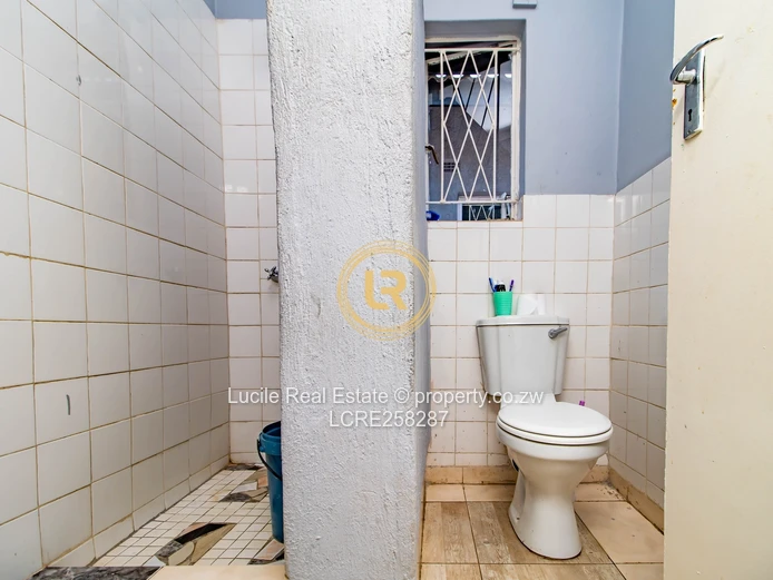 Charming 2-Bedroom Cottage in Borrowdale West – $600 per Month