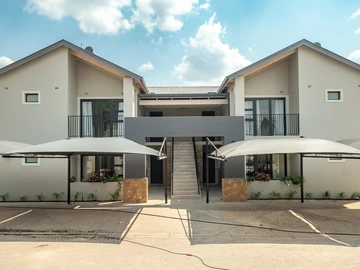 3 Bedroom Flat & Apartment