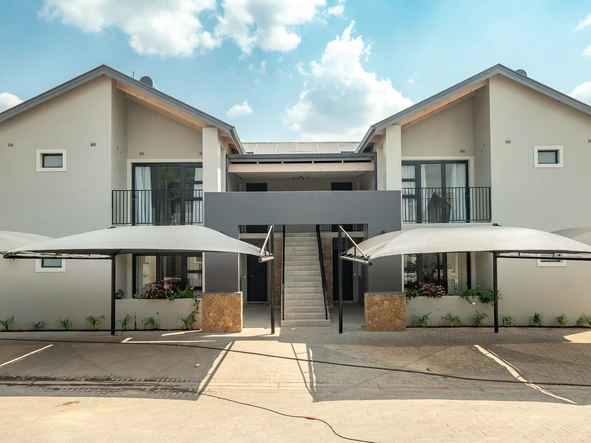 3 Bedroom Flat & Apartment