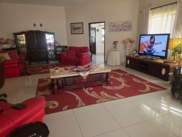 6 Bedroom House