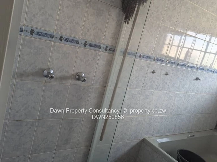 Spacious 5-Bed Family Home in Damofalls with Borehole (Sole Mandate)