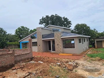 4 Bedroom Flat & Apartment