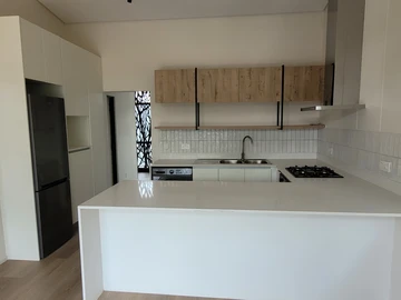 2 Bedroom Flat & Apartment