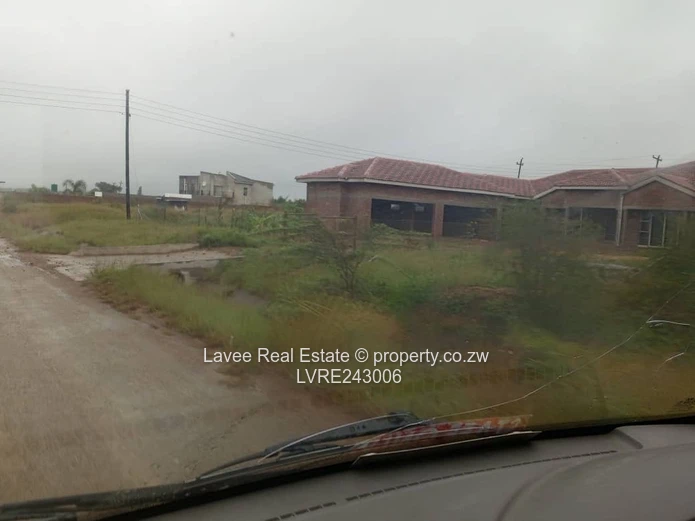 1500m² Corner Stand in Clipsham — Near New Homes (Sole Mandate)