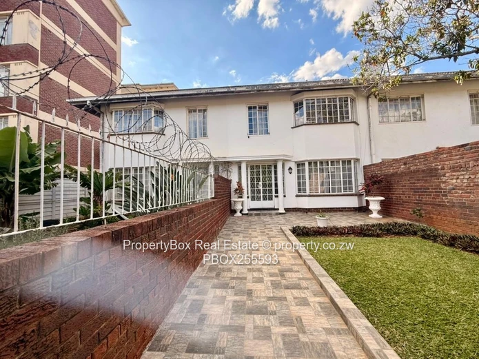 2 Bed Executive Duplex Garden Flat Apartment to rent for Immeditate occupation! 