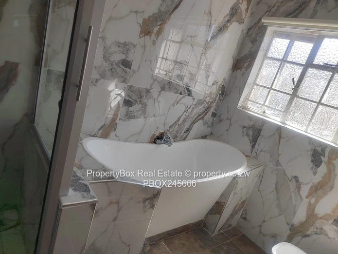 Duplex flat at PeterHall for rent available 1 May 2026!