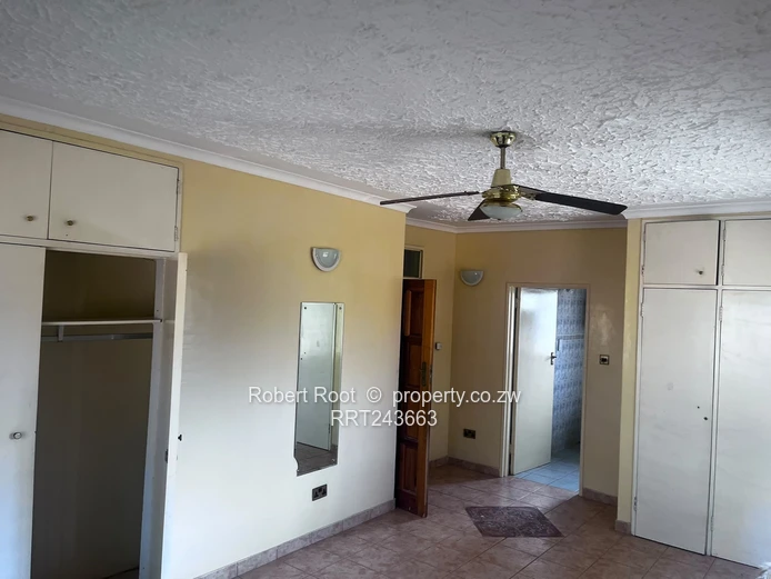 2 bed cottage in Helensvale