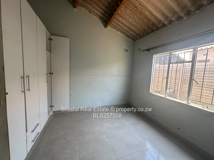 3 Bedroom house for sale in budiriro cabs-Deeds available