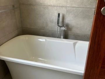 3 Bedroom Flat & Apartment