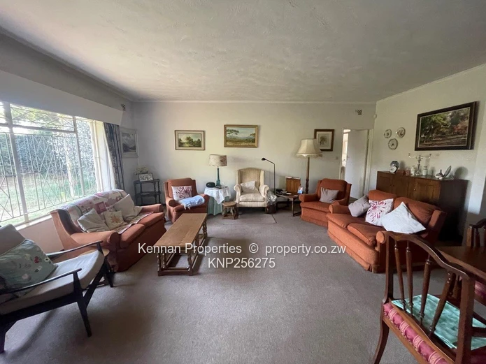 Spacious end unit garden flat apartment in Greendale North