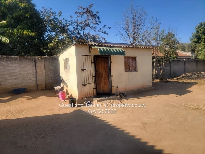 Zimre Park Stand with 2-Bedroom Cottage for Sale 