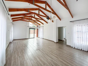 3 Bedroom Flat & Apartment