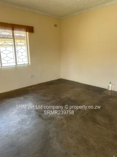A family home to let in Zimre Park 