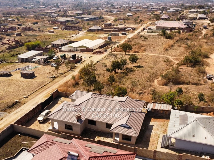 Spacious 1000m2 Stand in Crowhill Views — Gravel Roads