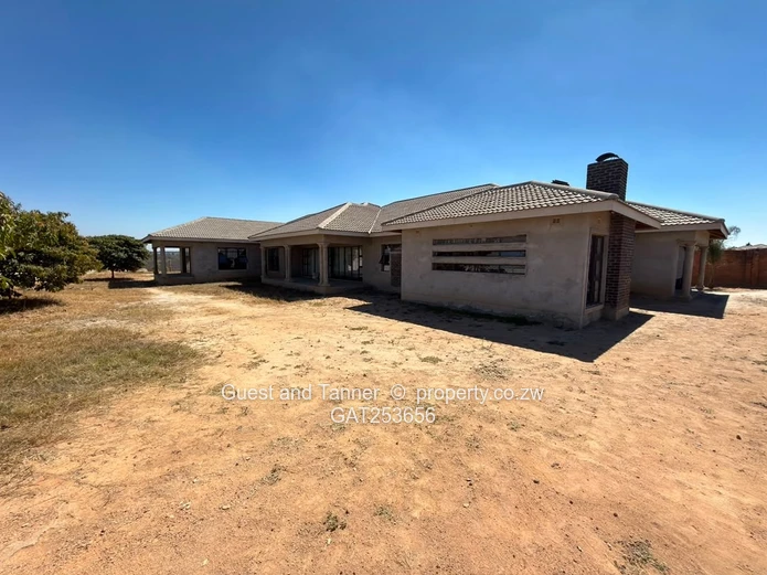 Spacious 4-Bedroom Family Home in Rockview — Finish to Your Taste