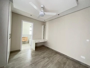 3 Bedroom Flat & Apartment