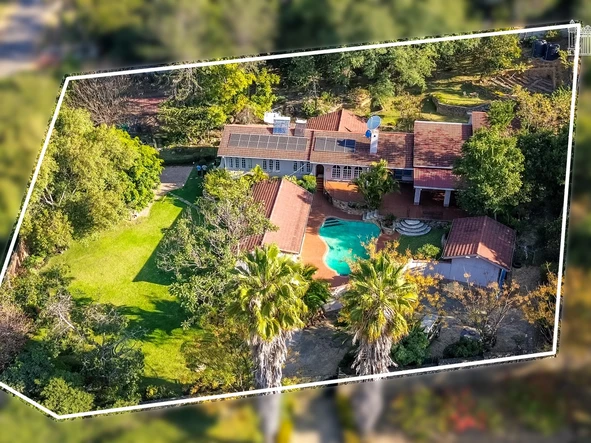 6 Bedroom House