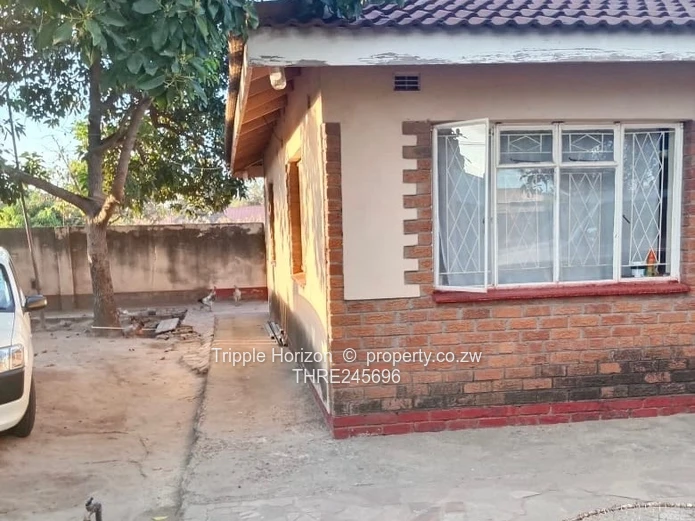Mainway Meadows: 4-Bed Home on 600m² with Borehole