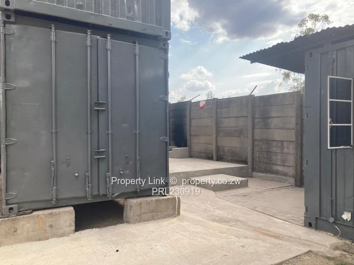 Industrial Yard - Ideal For Workshop / Truck Stop