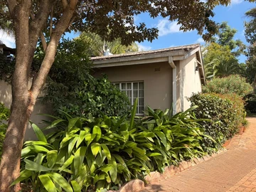 3 Bedroom Flat & Apartment