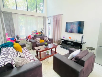 3 Bedroom Flat & Apartment