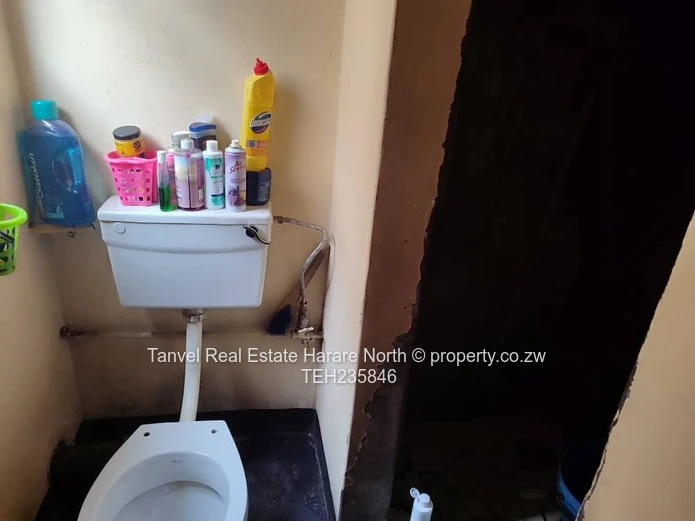 Highfield garden flat with two bedrooms in a prime location:US$250 per month. (Sole Mandate)