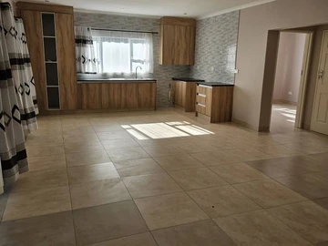 6 Bedroom Garden Flat