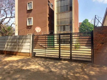 2 Bedroom Flat & Apartment