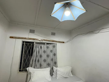 2 Bedroom Flat & Apartment