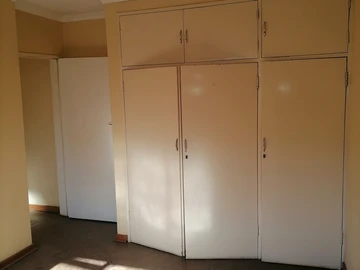 3 Bedroom Flat & Apartment