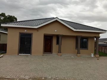 3 Bedroom Flat & Apartment