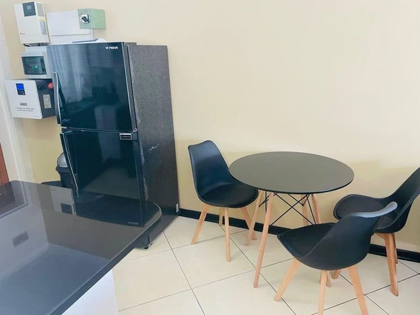 2 Bedroom Flat & Apartment