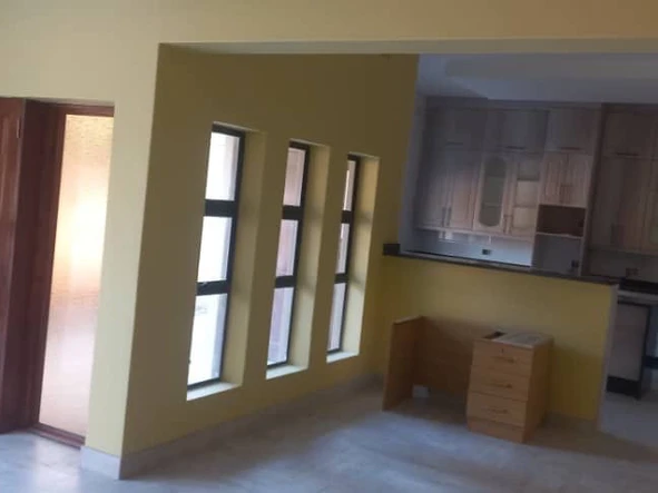 4 Bedroom Flat & Apartment