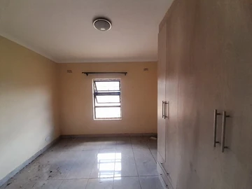 3 Bedroom Flat & Apartment