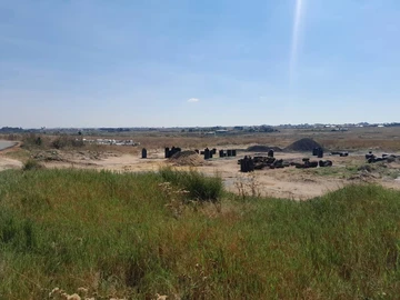 Commercial & Industrial Land