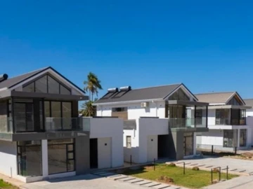 13 Unit Townhouse Complex