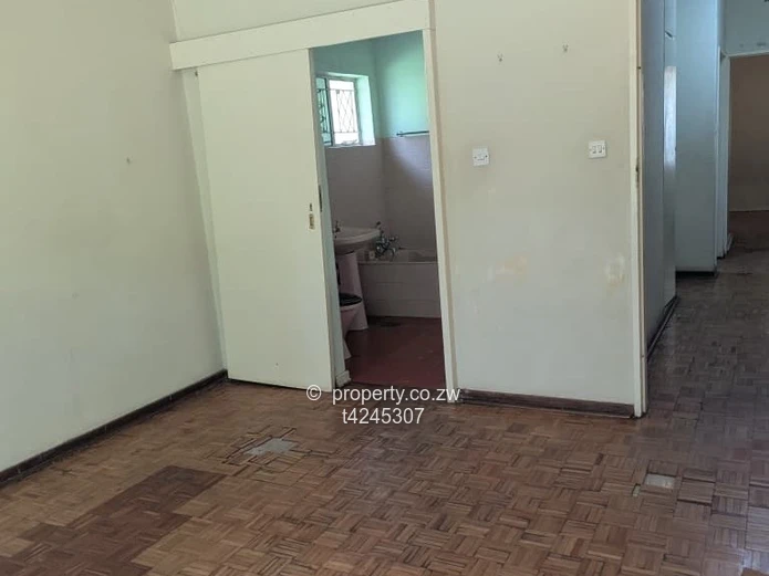 Chisipite 3 bedroom house to rent 