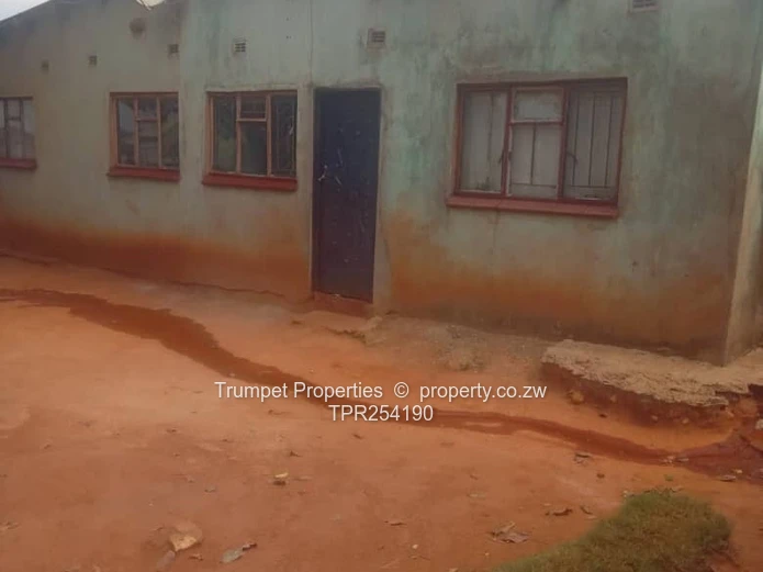 5-Bed Mufakose Home - Walled, Verandah, Good ZESA