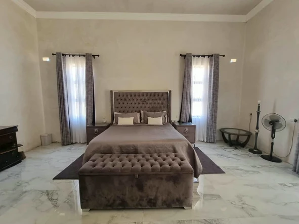 7 Bedroom House