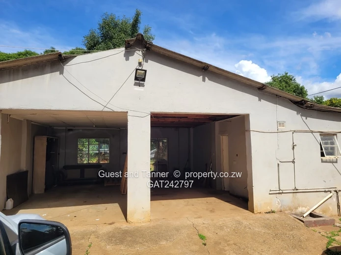 4BR Beauty on 4000sqm in Greendale with Solid Title